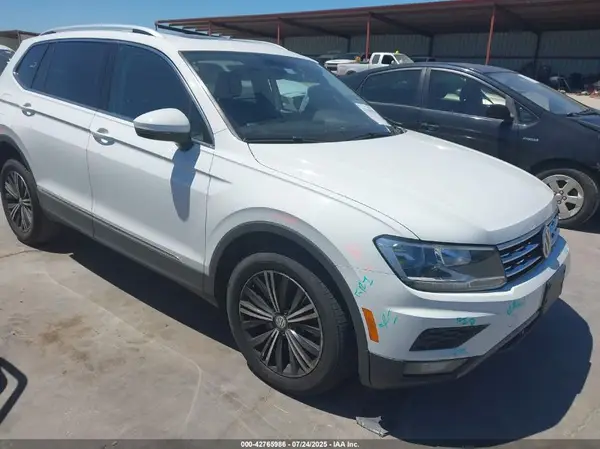 3VV3B7AX9KM153862 2019 VOLKSWAGEN TIGUAN - Image 1