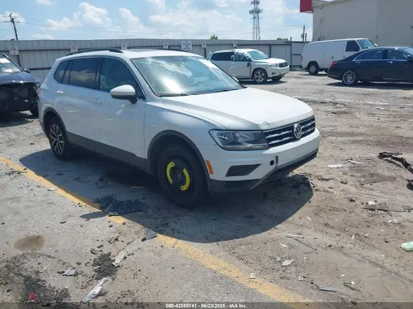 3VV3B7AX9KM194511 2019 VOLKSWAGEN TIGUAN - Image 1