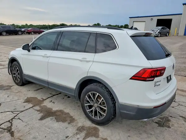 3VV3B7AX9LM012548 2020 VOLKSWAGEN TIGUAN - Image 2