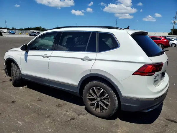 3VV3B7AX9LM018334 2020 VOLKSWAGEN TIGUAN - Image 2