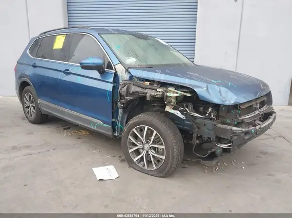 3VV3B7AX9LM095270 2020 VOLKSWAGEN TIGUAN - Image 1