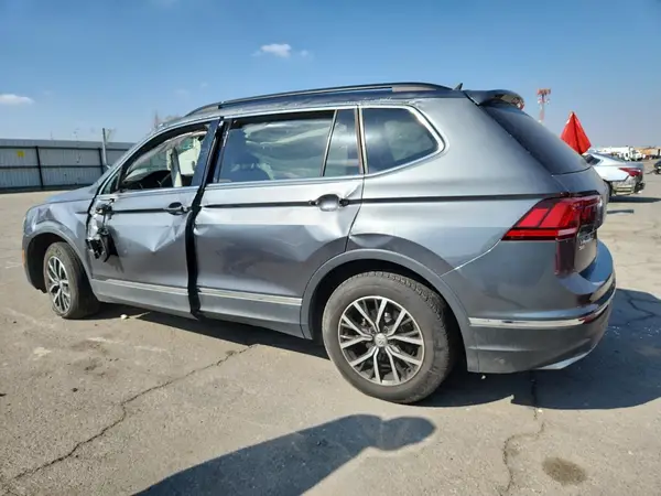 3VV3B7AX9LM096483 2020 VOLKSWAGEN TIGUAN - Image 2