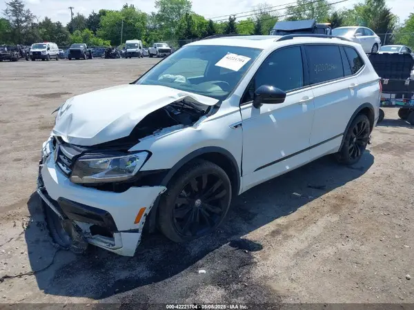 3VV3B7AX9MM001096 2021 VOLKSWAGEN TIGUAN - Image 2