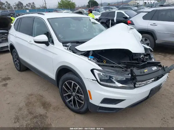 3VV3B7AX9MM091043 2021 VOLKSWAGEN TIGUAN - Image 1