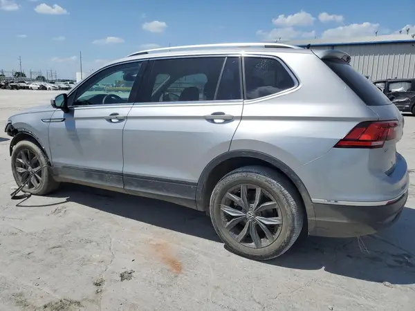 3VV3B7AX9PM007565 2023 VOLKSWAGEN TIGUAN - Image 2