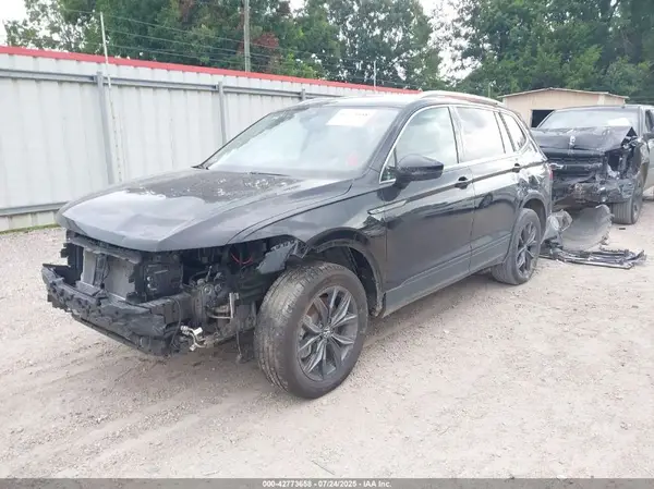 3VV3B7AX9PM113028 2023 VOLKSWAGEN TIGUAN - Image 2