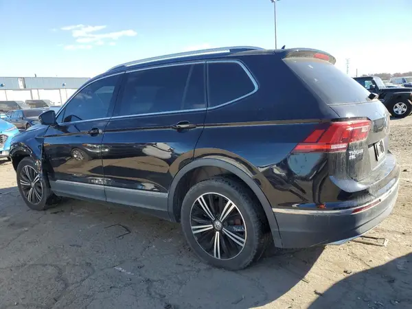 3VV3B7AXXJM000891 2018 VOLKSWAGEN TIGUAN - Image 2