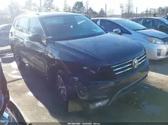 3VV3B7AXXJM004147 2018 VOLKSWAGEN TIGUAN
