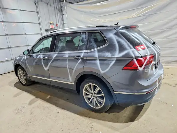 3VV3B7AXXJM005055 2018 VOLKSWAGEN TIGUAN - Image 2