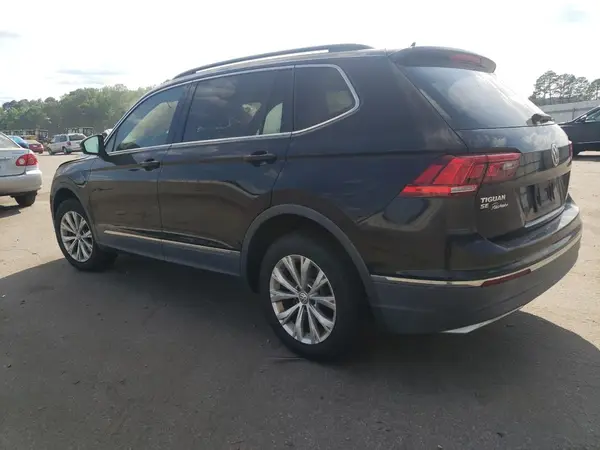 3VV3B7AXXJM009767 2018 VOLKSWAGEN TIGUAN - Image 2