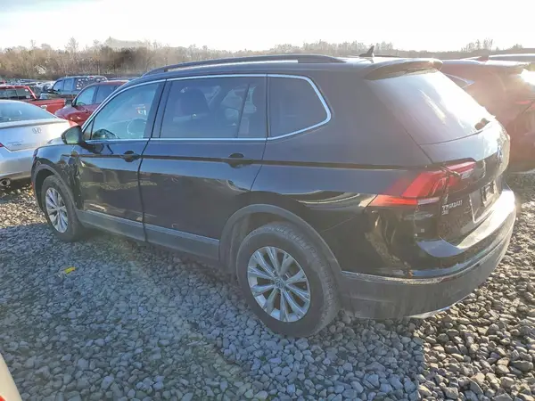 3VV3B7AXXJM027136 2018 VOLKSWAGEN TIGUAN - Image 2