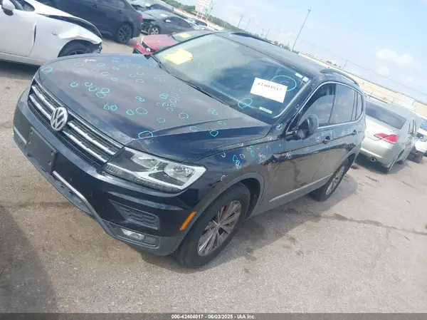 3VV3B7AXXJM033115 2018 VOLKSWAGEN TIGUAN - Image 2