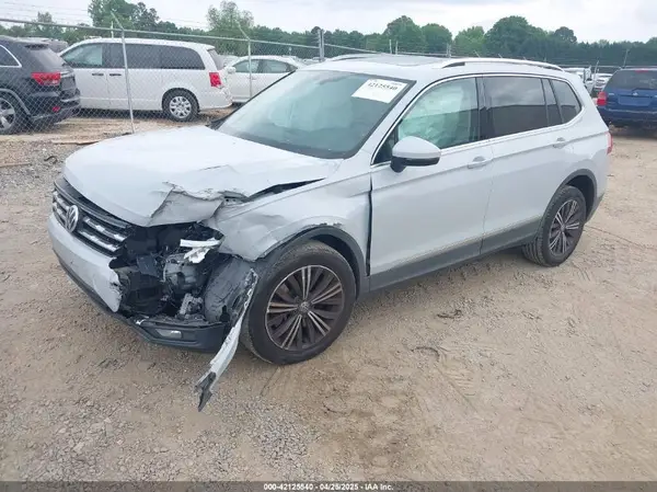 3VV3B7AXXJM039125 2018 VOLKSWAGEN TIGUAN - Image 2