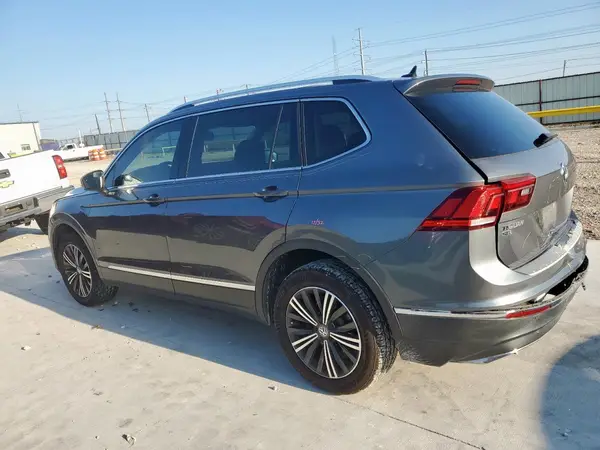 3VV3B7AXXJM046981 2018 VOLKSWAGEN TIGUAN - Image 2