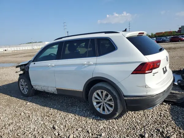 3VV3B7AXXJM048925 2018 VOLKSWAGEN TIGUAN - Image 2