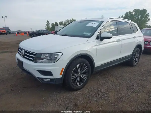 3VV3B7AXXJM050044 2018 VOLKSWAGEN TIGUAN - Image 2