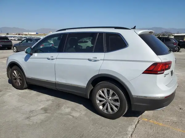 3VV3B7AXXJM066955 2018 VOLKSWAGEN TIGUAN - Image 2