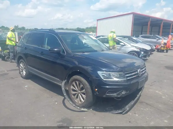 3VV3B7AXXJM067720 2018 VOLKSWAGEN TIGUAN - Image 1