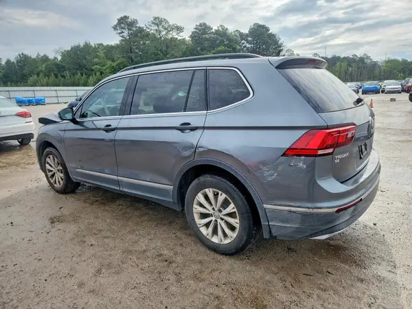 3VV3B7AXXJM070374 2018 VOLKSWAGEN TIGUAN - Image 2