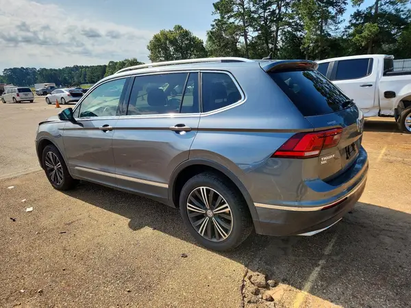 3VV3B7AXXJM078264 2018 VOLKSWAGEN TIGUAN - Image 2