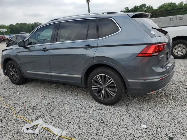 3VV3B7AXXJM103860 2018 VOLKSWAGEN TIGUAN - Image 2