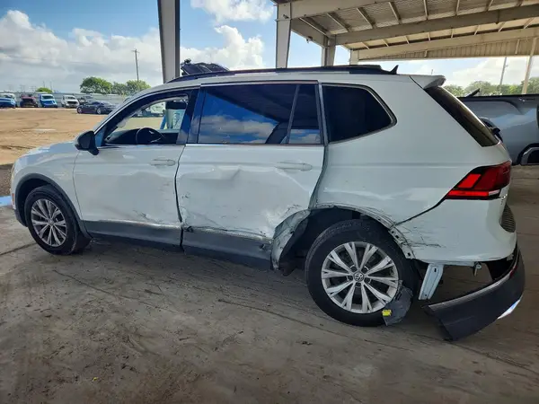 3VV3B7AXXJM175920 2018 VOLKSWAGEN TIGUAN - Image 2
