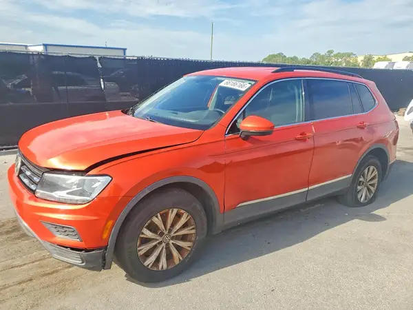 3VV3B7AXXJM184374 2018 VOLKSWAGEN TIGUAN - Image 1