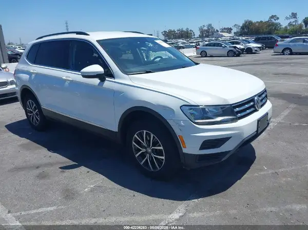 3VV3B7AXXJM188683 2018 VOLKSWAGEN TIGUAN - Image 1