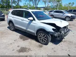 3VV3B7AXXJM200170 2018 VOLKSWAGEN TIGUAN