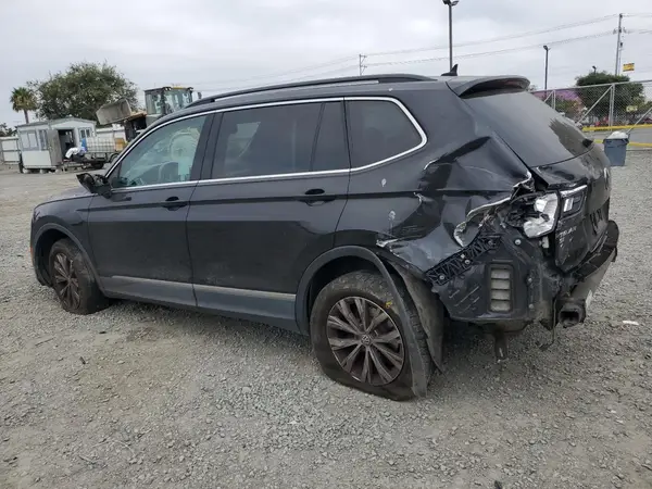 3VV3B7AXXJM209824 2018 VOLKSWAGEN TIGUAN - Image 2