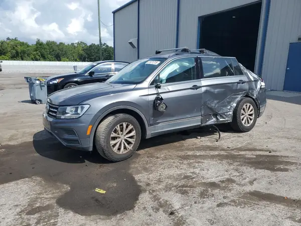 3VV3B7AXXJM213579 2018 VOLKSWAGEN TIGUAN - Image 1