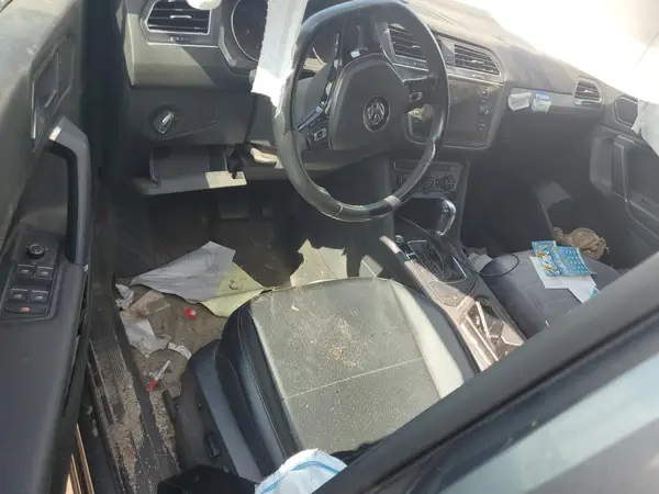 3VV3B7AXXJM213579 2018 VOLKSWAGEN TIGUAN - Image 8