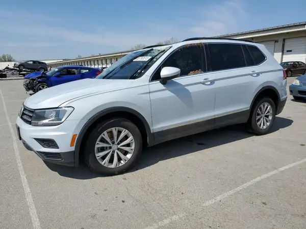 3VV3B7AXXJM214182 2018 VOLKSWAGEN TIGUAN - Image 1