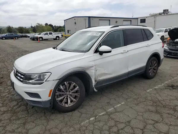 3VV3B7AXXJM216160 2018 VOLKSWAGEN TIGUAN - Image 1