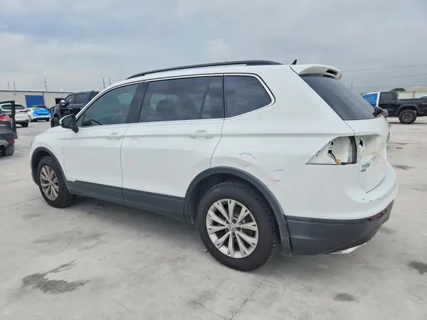 3VV3B7AXXKM078735 2019 VOLKSWAGEN TIGUAN - Image 2