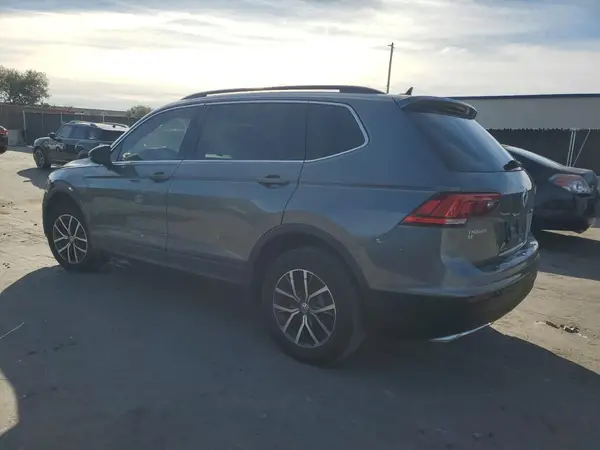 3VV3B7AXXKM081781 2019 VOLKSWAGEN TIGUAN - Image 2