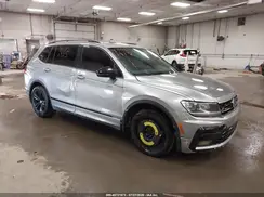 3VV3B7AXXKM117789 2019 VOLKSWAGEN TIGUAN