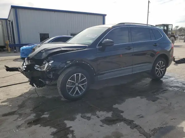 3VV3B7AXXKM158035 2019 VOLKSWAGEN TIGUAN - Image 1