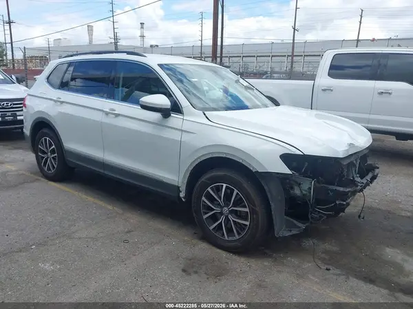 3VV3B7AXXLM028838 2020 VOLKSWAGEN TIGUAN - Image 1