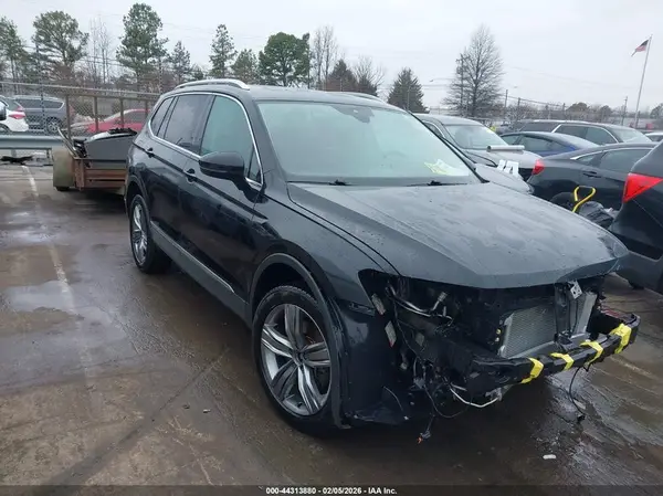 3VV3B7AXXLM064075 2020 VOLKSWAGEN TIGUAN - Image 1