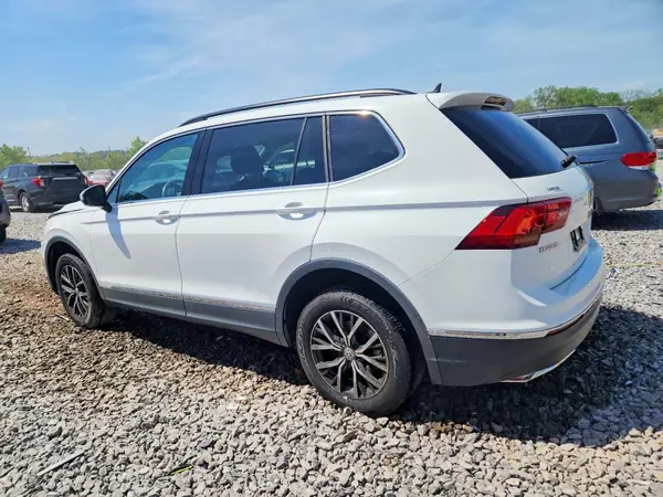 3VV3B7AXXLM090661 2020 VOLKSWAGEN TIGUAN - Image 2
