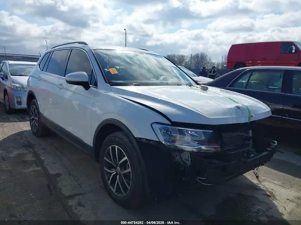 3VV3B7AXXLM092801 2020 VOLKSWAGEN TIGUAN - Image 1