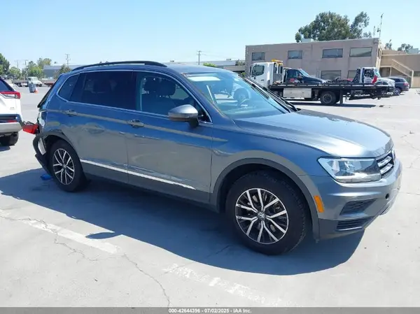 3VV3B7AXXLM100394 2020 VOLKSWAGEN TIGUAN - Image 1