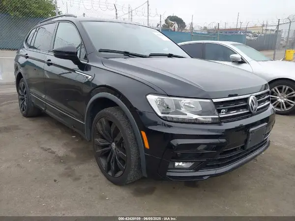 3VV3B7AXXLM105157 2020 VOLKSWAGEN TIGUAN - Image 1