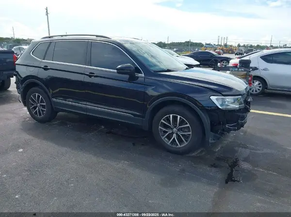 3VV3B7AXXLM156450 2020 VOLKSWAGEN TIGUAN - Image 1