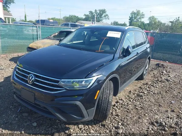 3VV3B7AXXPM059111 2023 VOLKSWAGEN TIGUAN - Image 2