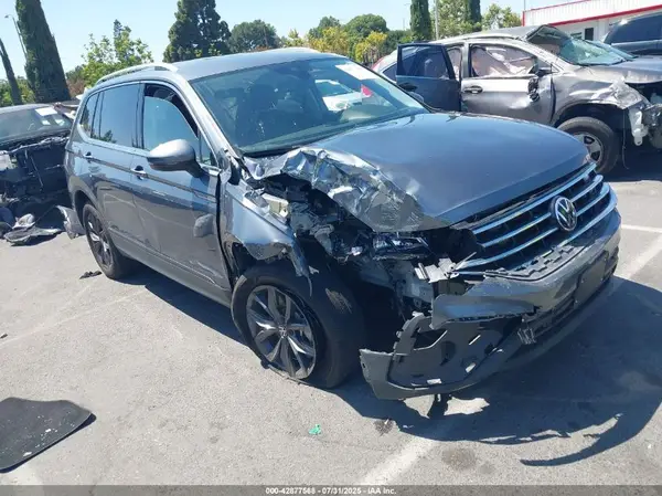 3VV3B7AXXPM110669 2023 VOLKSWAGEN TIGUAN - Image 1