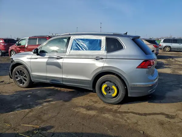 3VV3B7AXXRM043462 2024 VOLKSWAGEN TIGUAN - Image 2