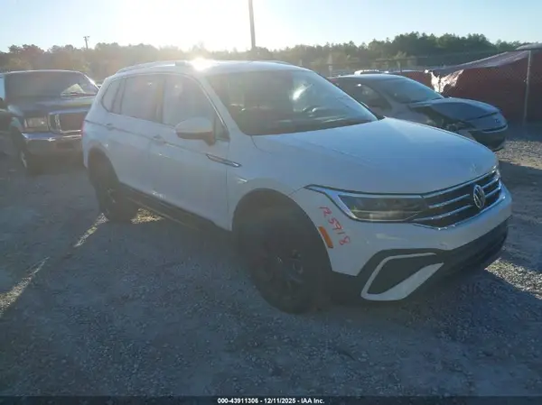 3VV3B7AXXRM125918 2024 VOLKSWAGEN TIGUAN - Image 1