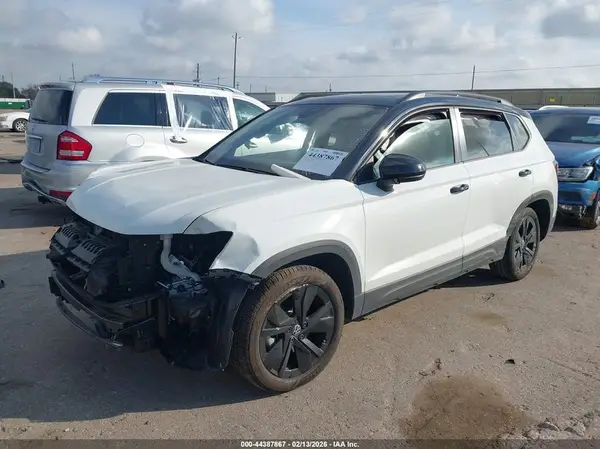 3VV3C7B23SM009885 2025 VOLKSWAGEN TAOS - Image 2